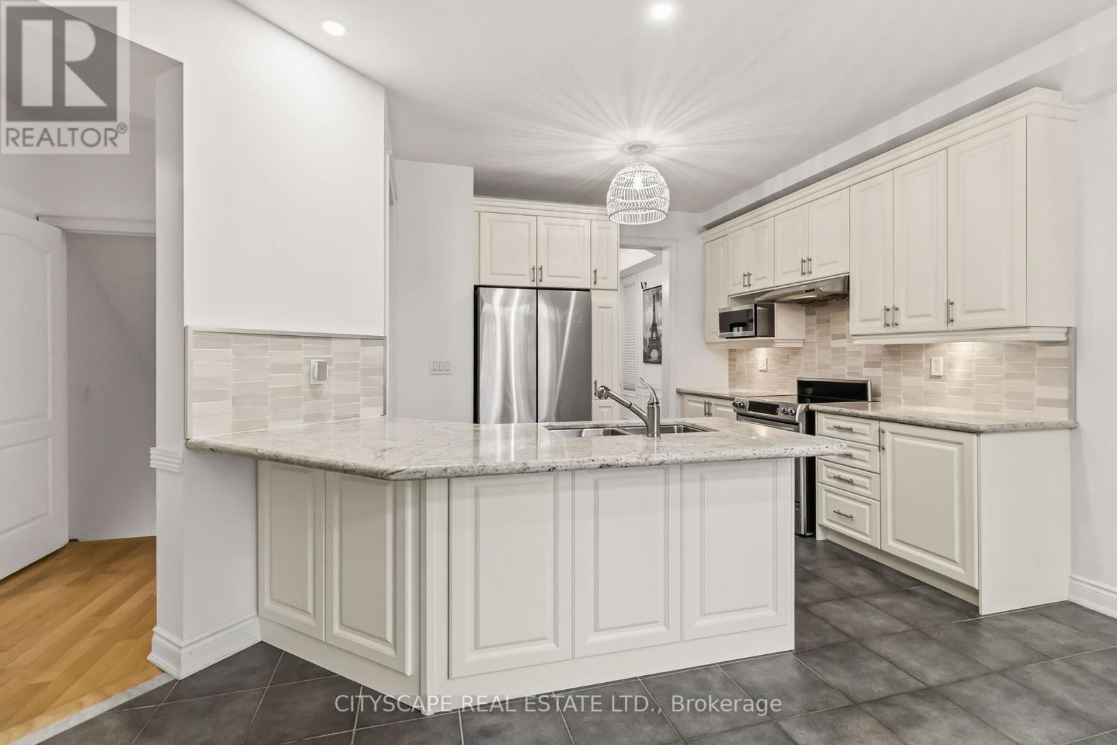 135 Innville Crescent, Oakville, Ontario  L6L 0B8 - Photo 7 - W13075876