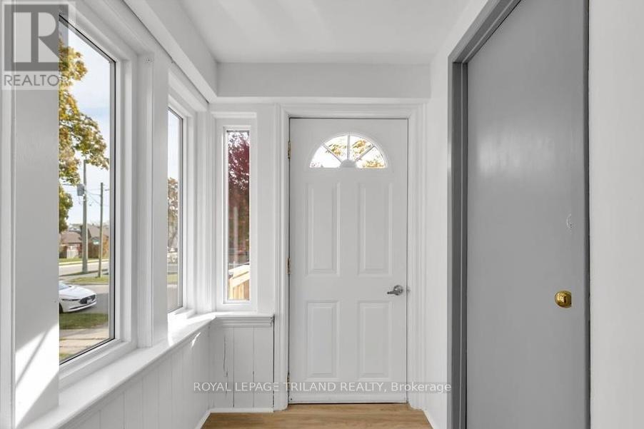 Upper - 96 Forest Avenue, St. Thomas, Ontario  N5R 2J5 - Photo 12 - X13075934