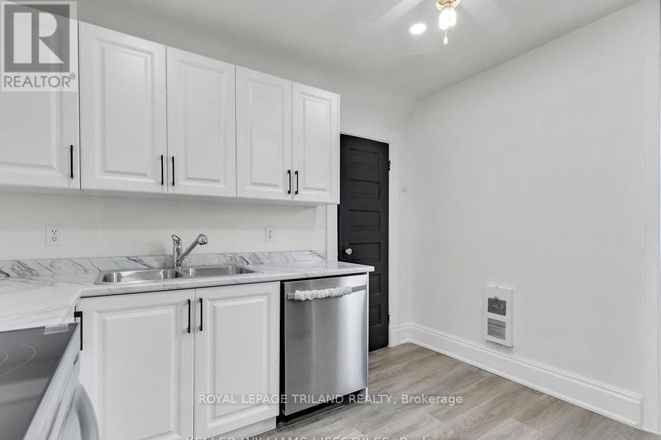 Upper - 96 Forest Avenue, St. Thomas, Ontario  N5R 2J5 - Photo 4 - X13075934