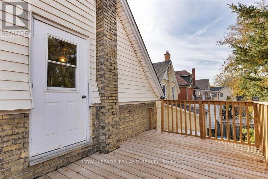 Upper - 96 Forest Avenue, St. Thomas, Ontario  N5R 2J5 - Photo 5 - X13075934