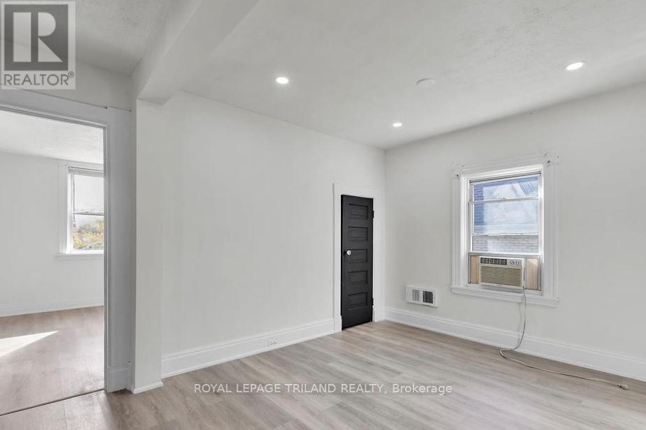 Upper - 96 Forest Avenue, St. Thomas, Ontario  N5R 2J5 - Photo 8 - X13075934