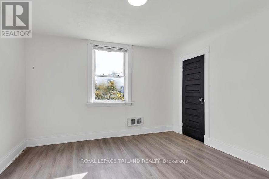 Upper - 96 Forest Avenue, St. Thomas, Ontario  N5R 2J5 - Photo 9 - X13075934