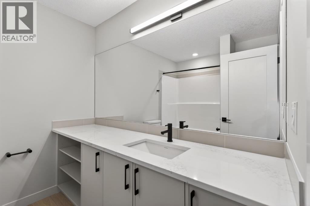 645 53 Avenue SW, Calgary, Alberta  T2V 0C2 - Photo 9 - A2300196