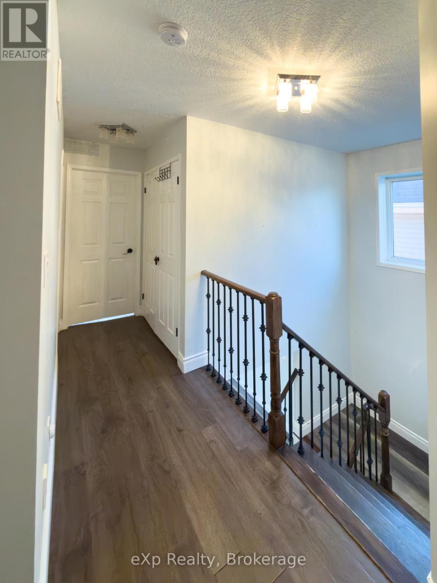 12 Griffiths Avenue, Cambridge, Ontario  N1P 1J7 - Photo 8 - X13057076