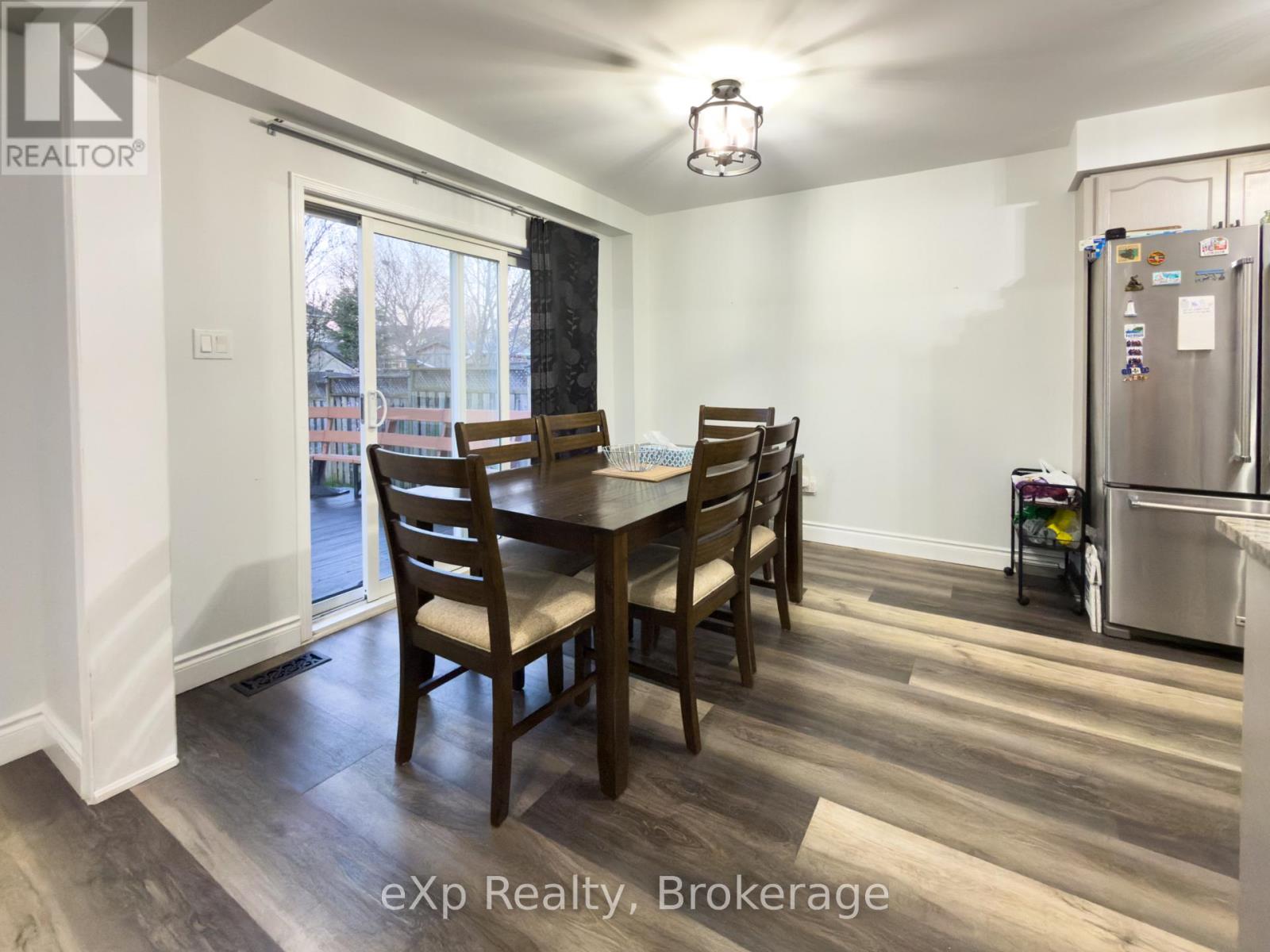 12 Griffiths Avenue, Cambridge, Ontario  N1P 1J7 - Photo 4 - X13057076