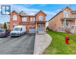 565 FOXCROFT BOULEVARD, Newmarket, Ontario