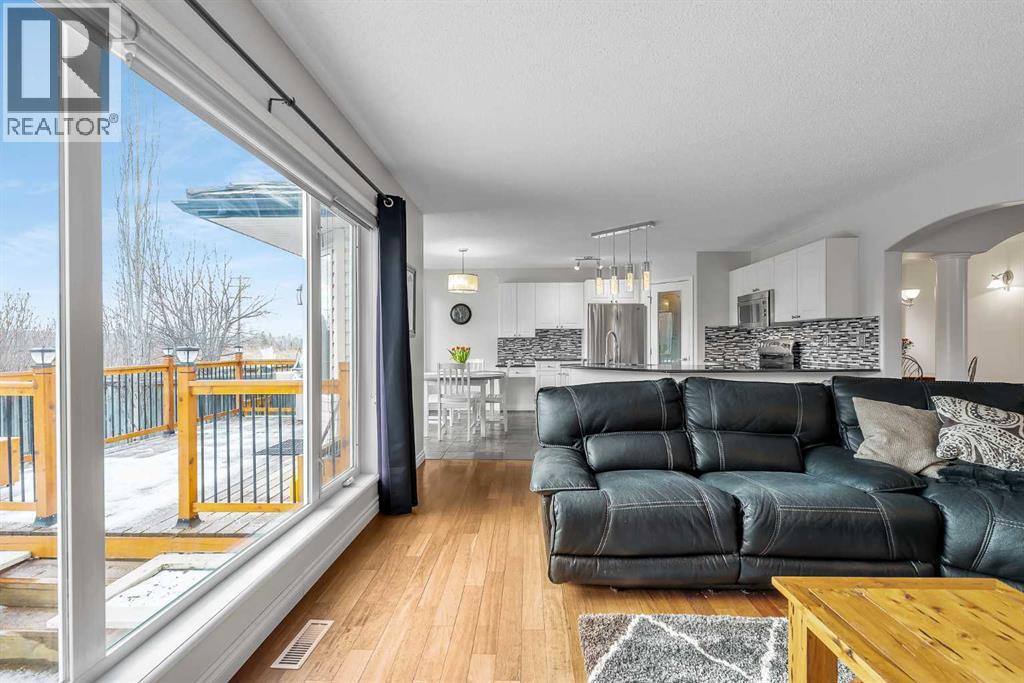 92 Bow Ridge Crescent, Cochrane, Alberta  T4C 1V1 - Photo 12 - A2299917