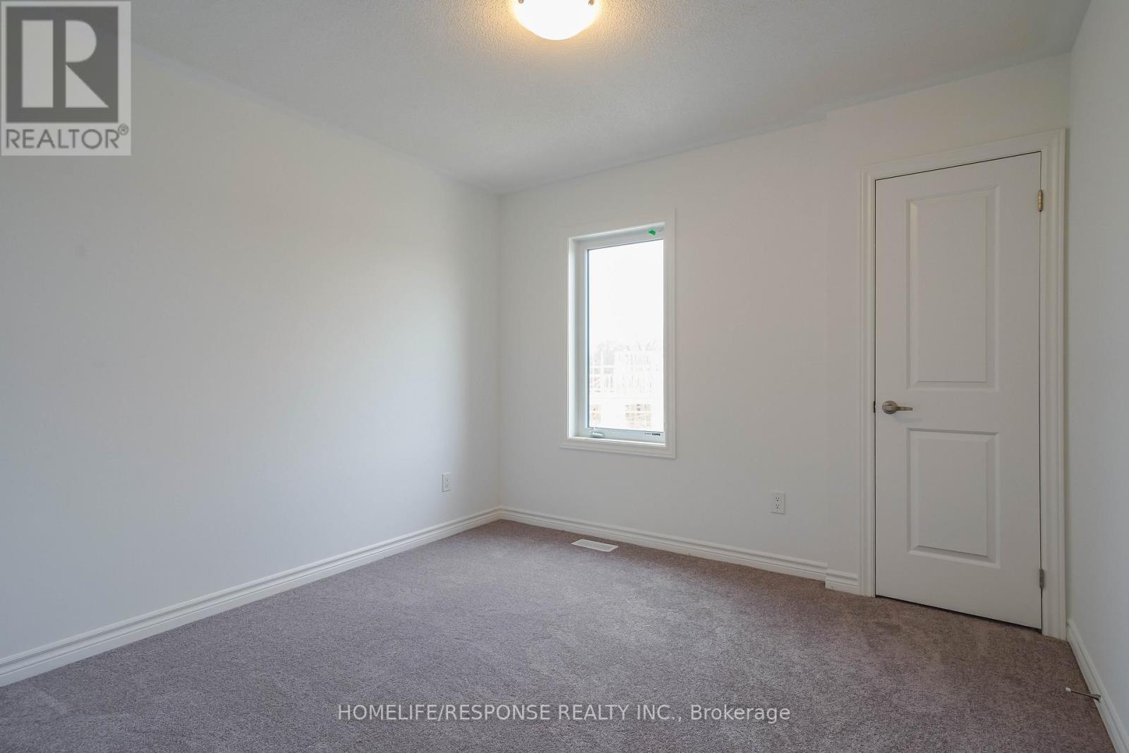 331 Okanagan Path S, Oshawa, Ontario  L1H 6T9 - Photo 7 - E13075886