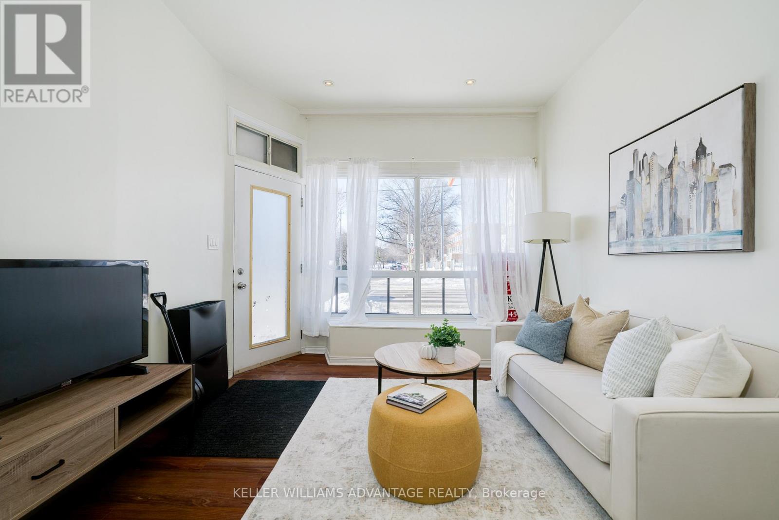 493 Jones Avenue, Toronto, Ontario  M4J 3G8 - Photo 4 - E13075894