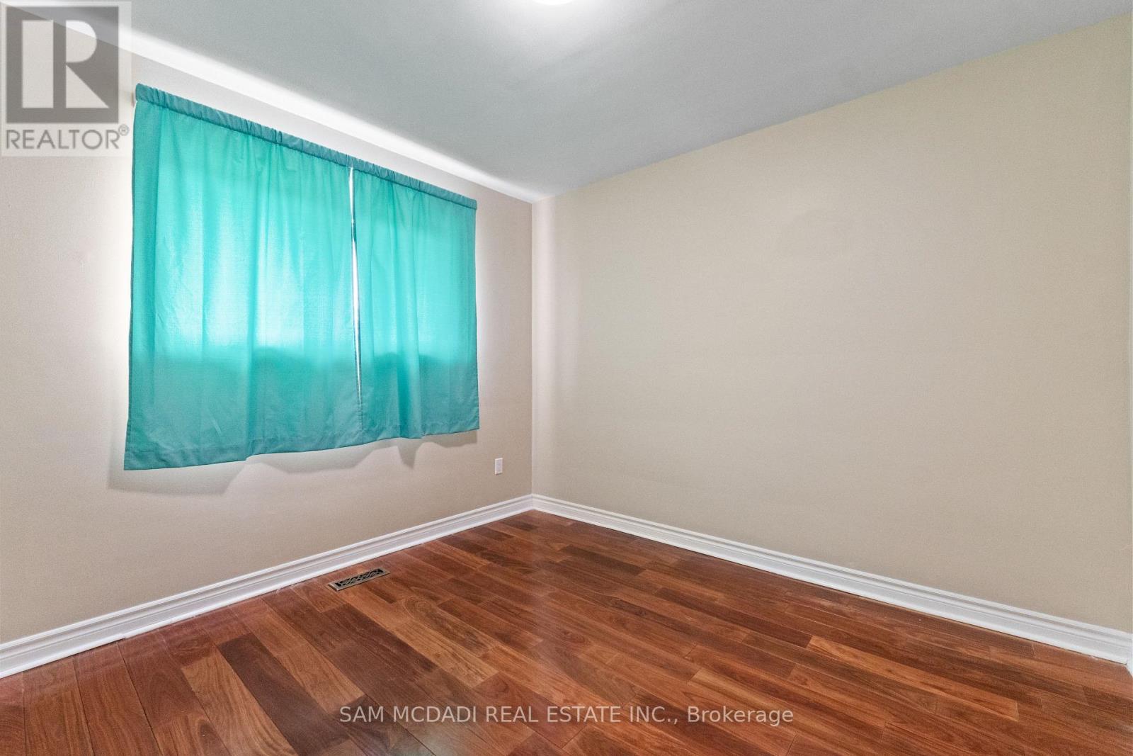 1214 Conyers Crescent, Mississauga, Ontario  L5C 1K1 - Photo 17 - W13075920