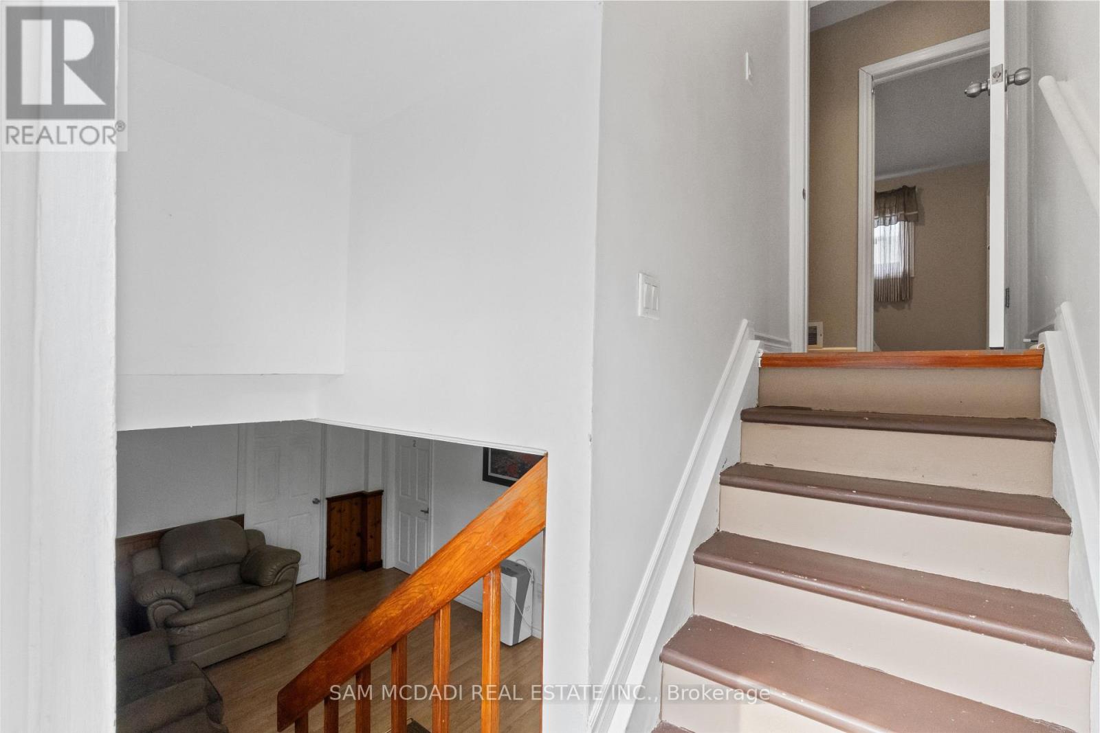 1214 Conyers Crescent, Mississauga, Ontario  L5C 1K1 - Photo 19 - W13075920