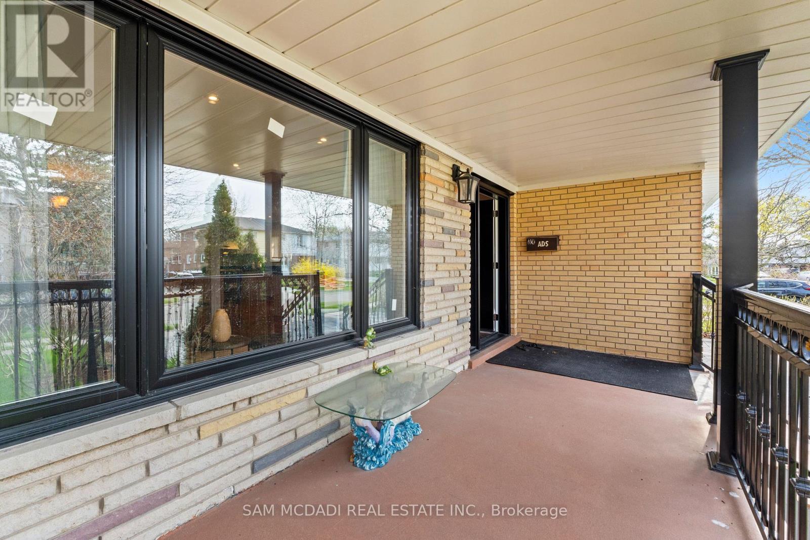 1214 Conyers Crescent, Mississauga, Ontario  L5C 1K1 - Photo 3 - W13075920