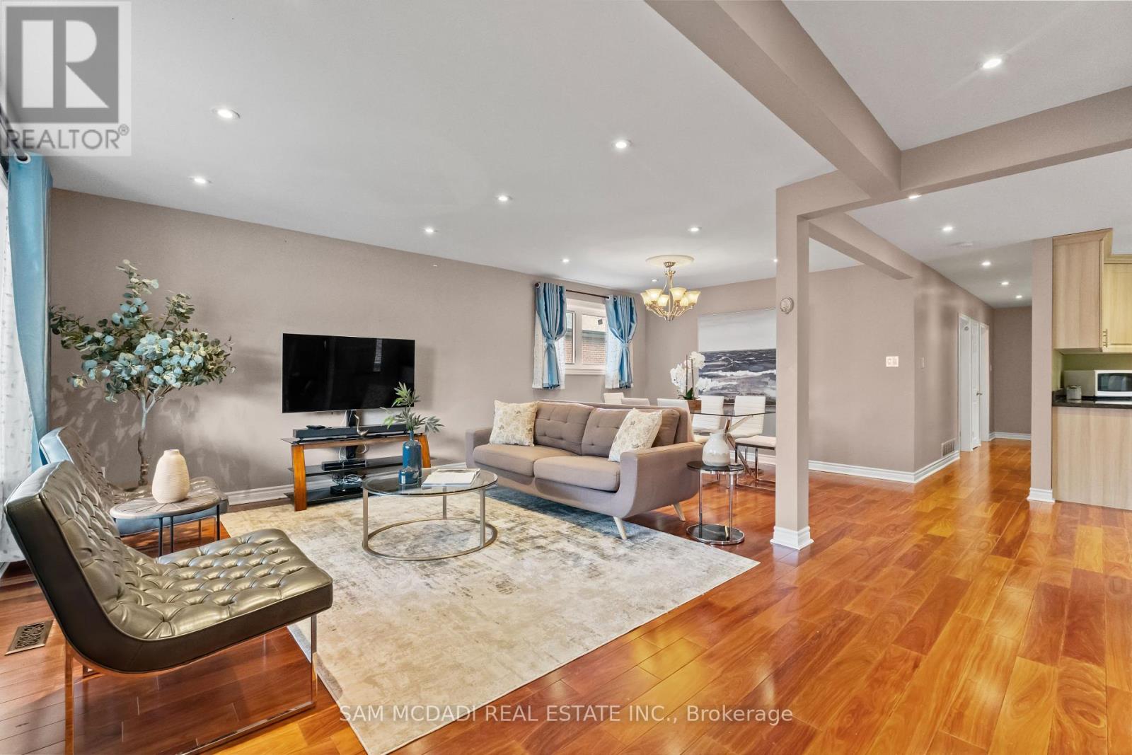 1214 Conyers Crescent, Mississauga, Ontario  L5C 1K1 - Photo 5 - W13075920