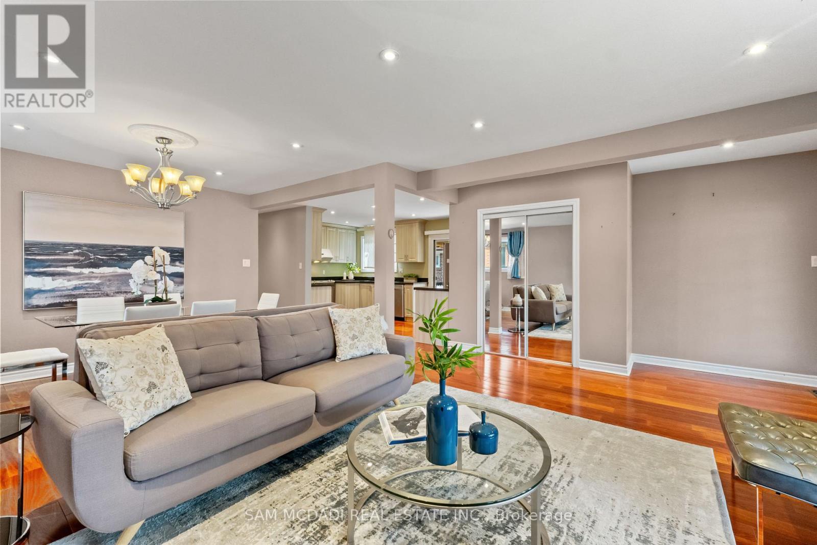 1214 Conyers Crescent, Mississauga, Ontario  L5C 1K1 - Photo 6 - W13075920