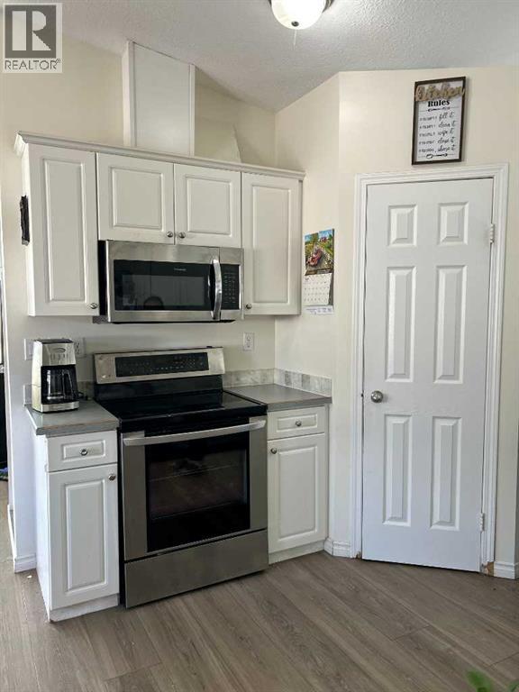 1708 2nd Avenue E, Brooks, Alberta  T1R 1K3 - Photo 2 - A2303331
