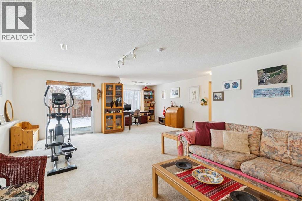 12 Signal Hill Lane Sw, Calgary, Alberta  T3H 3N8 - Photo 24 - A2299943