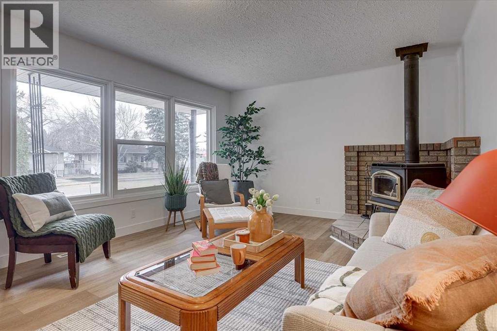 4018 47 Street, Red Deer, Alberta  T4N 1P2 - Photo 3 - A2306900
