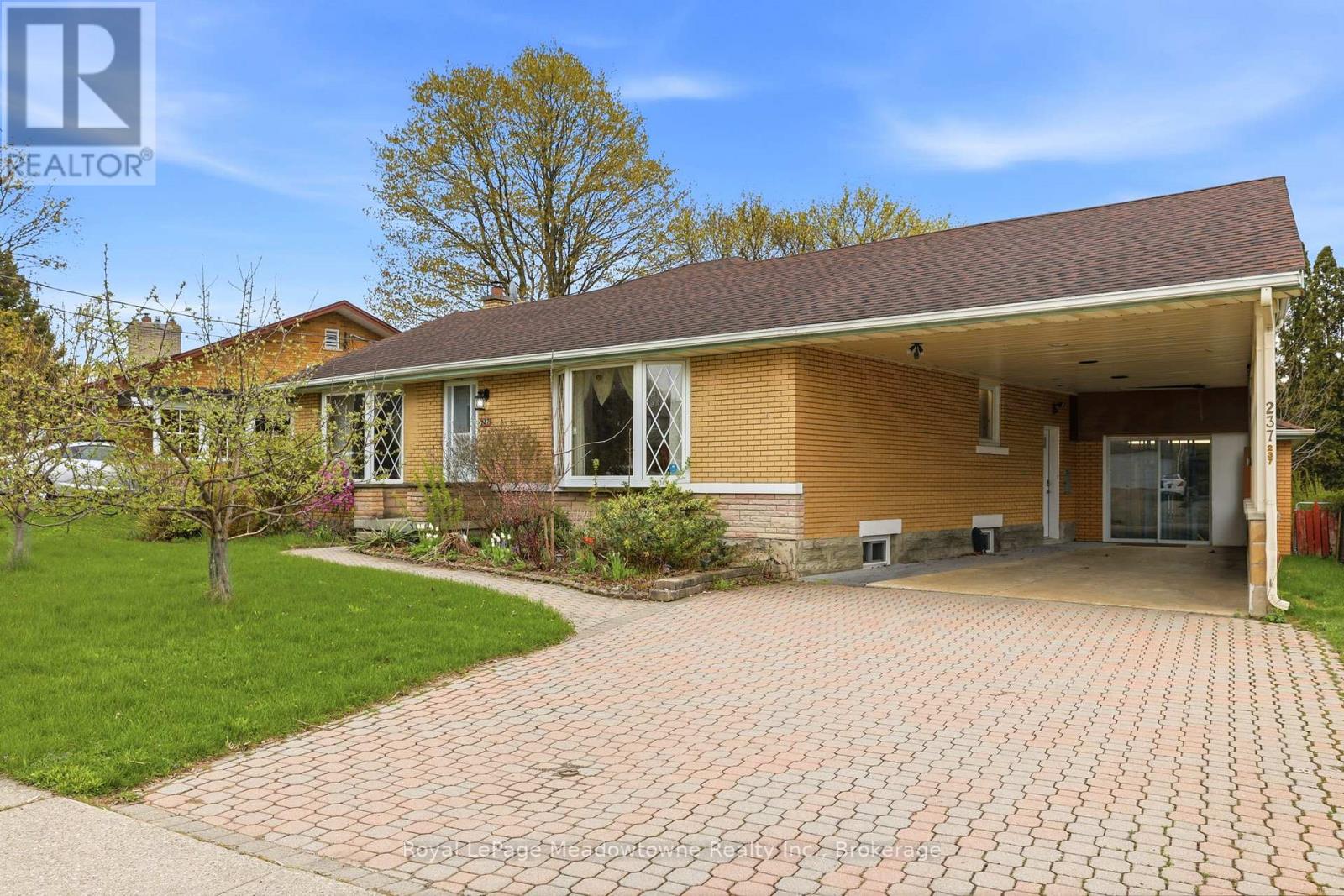237 Woodhaven Road, Kitchener, Ontario  N2C 1V6 - Photo 3 - X13071794