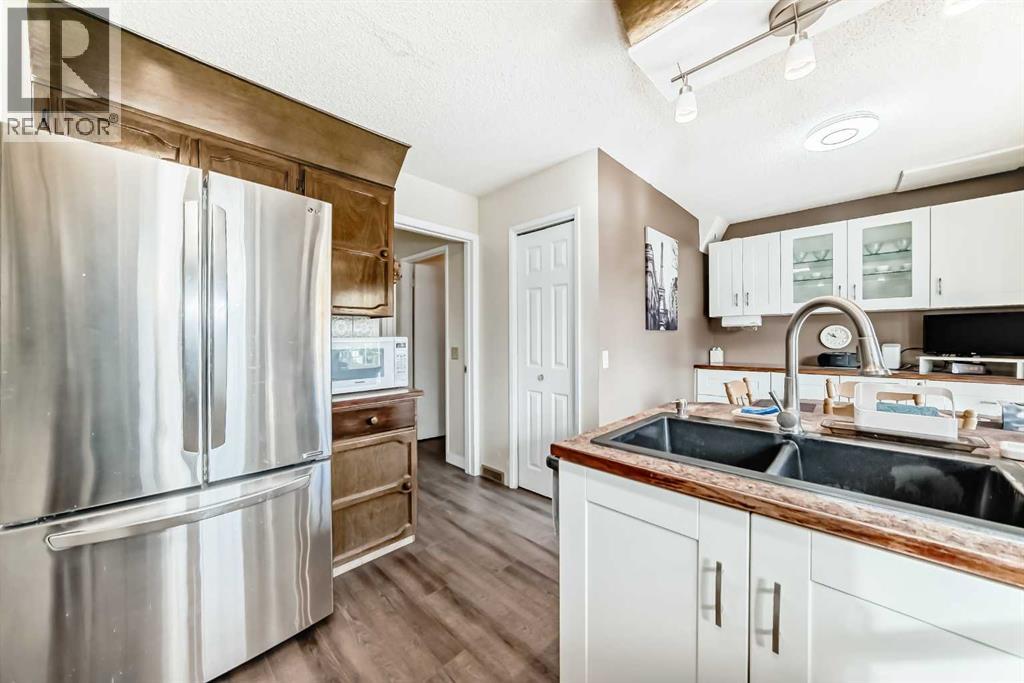 15 Whitewood Bay NE, Calgary, Alberta  T1Y 3N3 - Photo 10 - A2288909