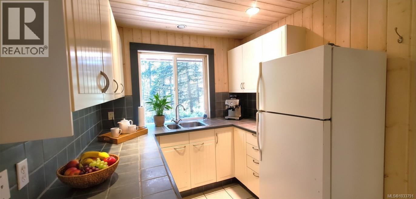 226 Bold Point Rd, Quadra Island, British Columbia  V0P 1H0 - Photo 11 - 1033791
