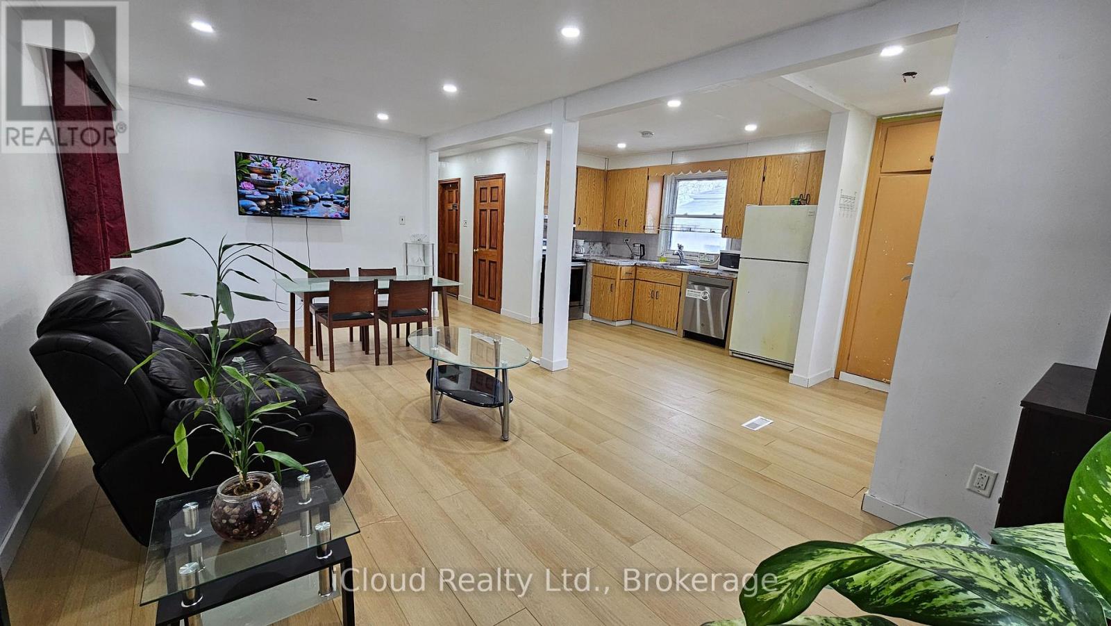Main - 39 Frey Crescent, Toronto, Ontario  M1R 2C5 - Photo 2 - E13075956