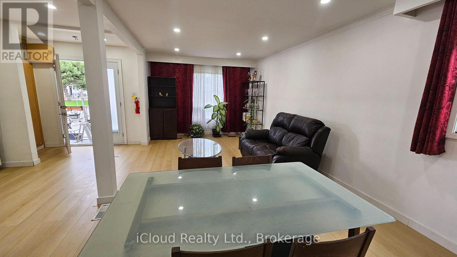 Main - 39 Frey Crescent, Toronto, Ontario  M1R 2C5 - Photo 3 - E13075956