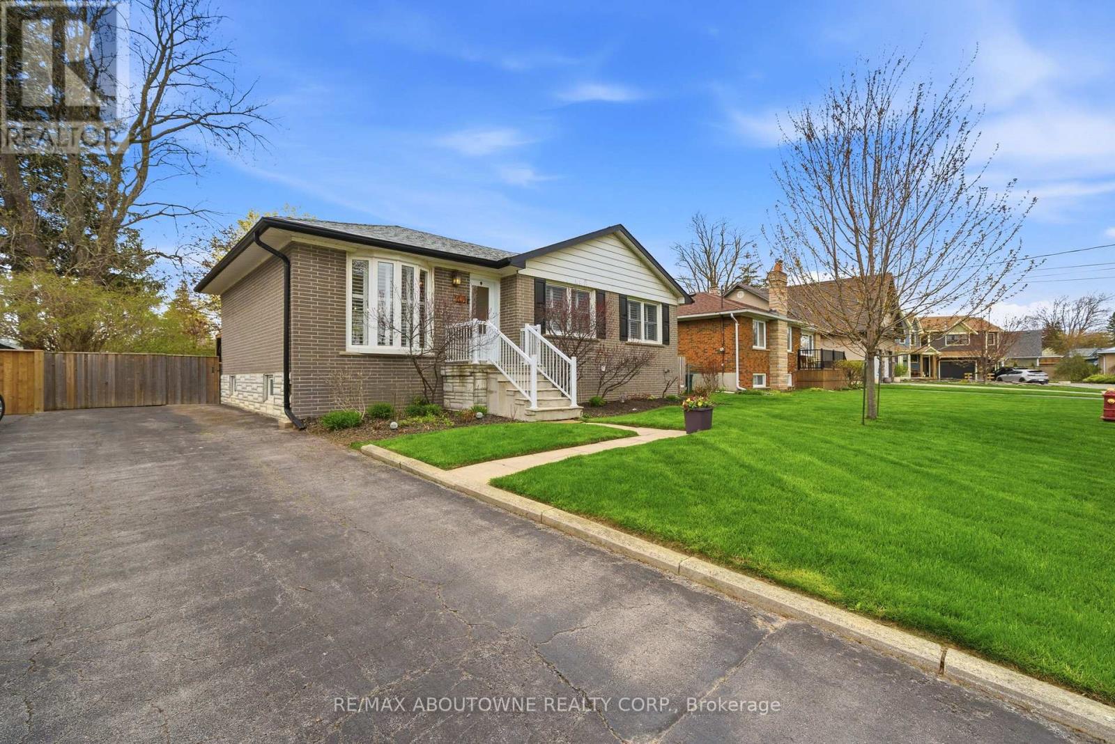 134 Wakefield Road, Milton, Ontario  L9T 2L9 - Photo 3 - W13075974