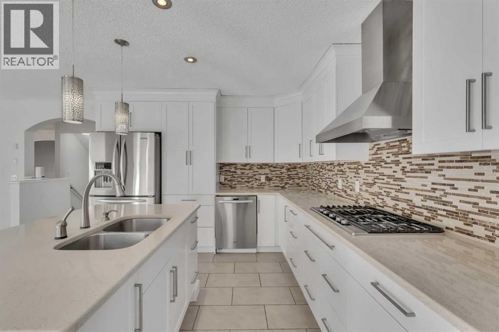 338 Panamount Drive Nw, Calgary, Alberta  T3K 5M1 - Photo 15 - A2302756