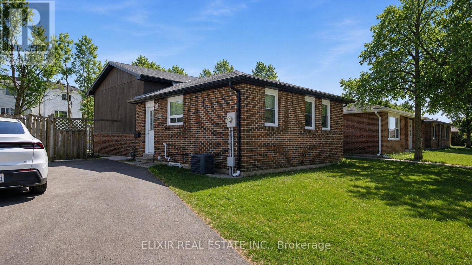 45 AUSTEN LANE, Barrie, Ontario