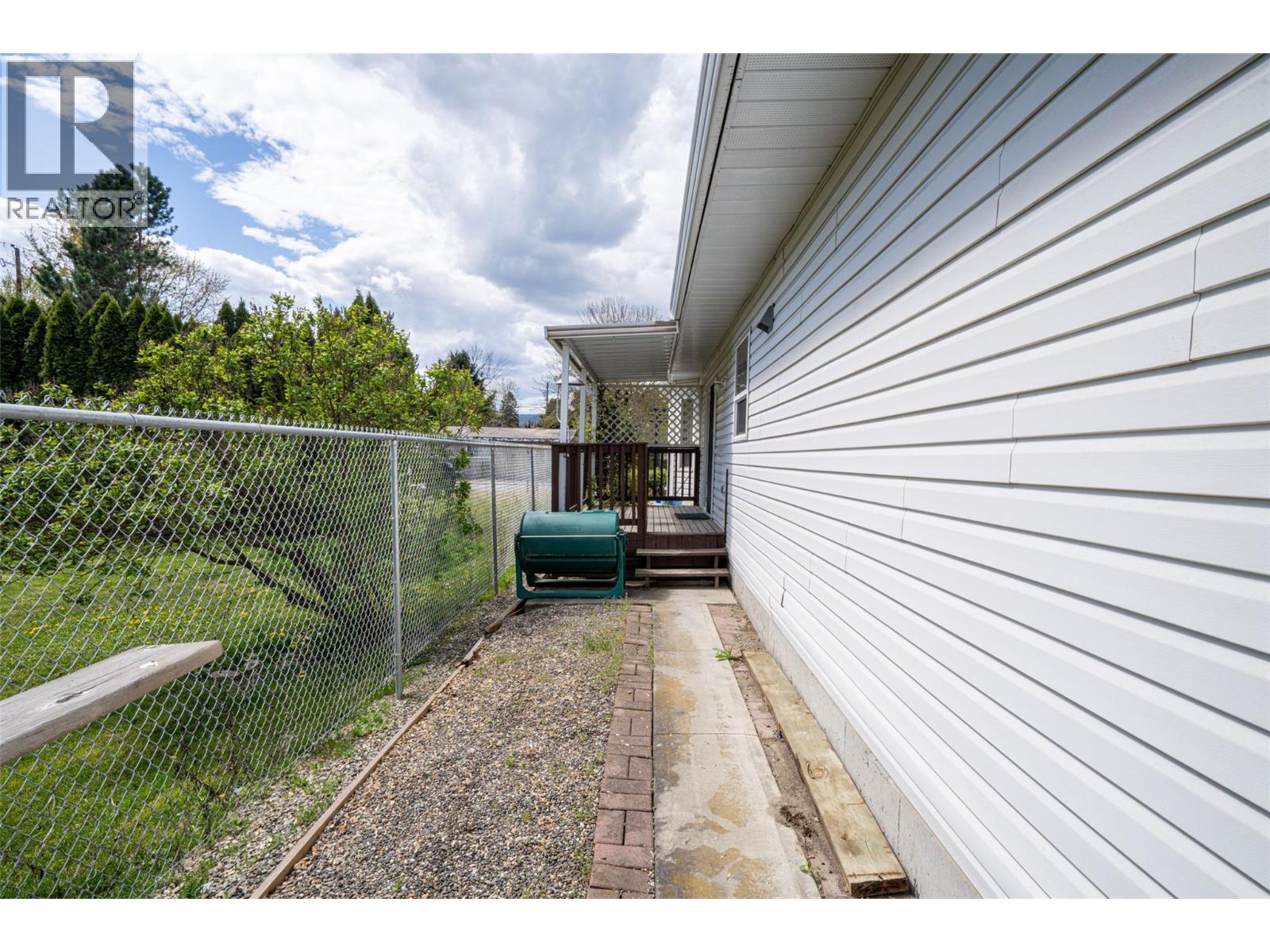 2716 Wolfenden Terrace Unit# 1, Armstrong, British Columbia  V4Y 2A6 - Photo 34 - 10385796