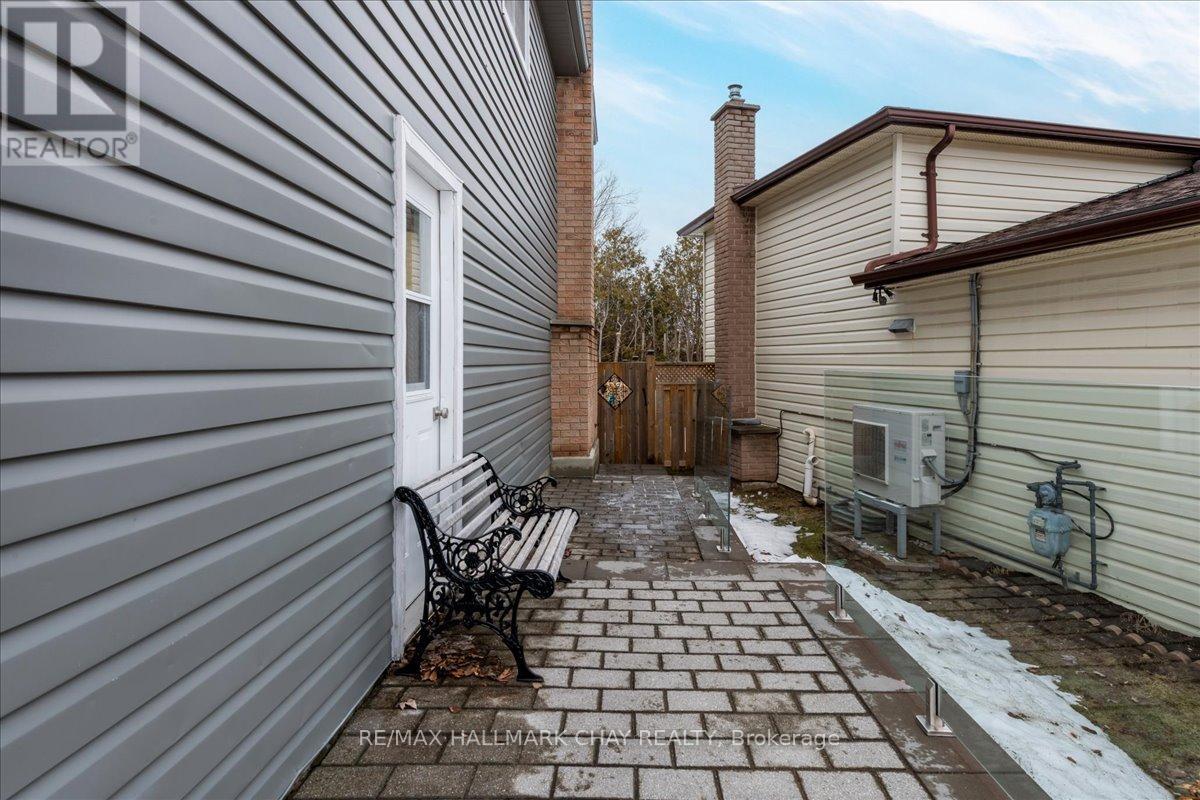 36 Ridgeway Avenue, Barrie, Ontario  L4N 5L2 - Photo 22 - S12892386