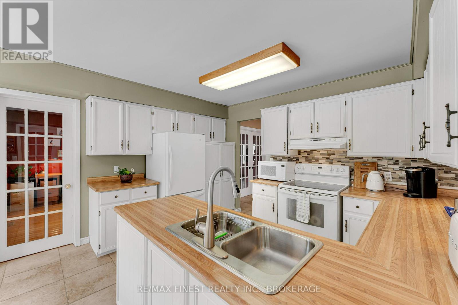 838 Woodside Drive, Kingston, Ontario  K7P 1T2 - Photo 8 - X12925482