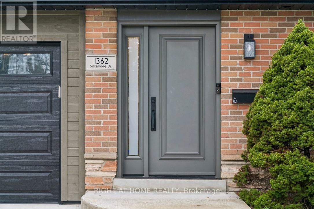 1362 Sycamore Drive, Burlington, Ontario  L7M 1H2 - Photo 5 - W13075990