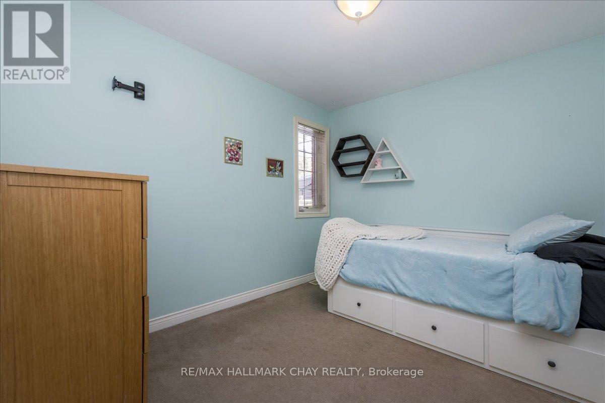 1103 Belle Aire Beach Road, Innisfil, Ontario  L0L 1C0 - Photo 13 - N12908644
