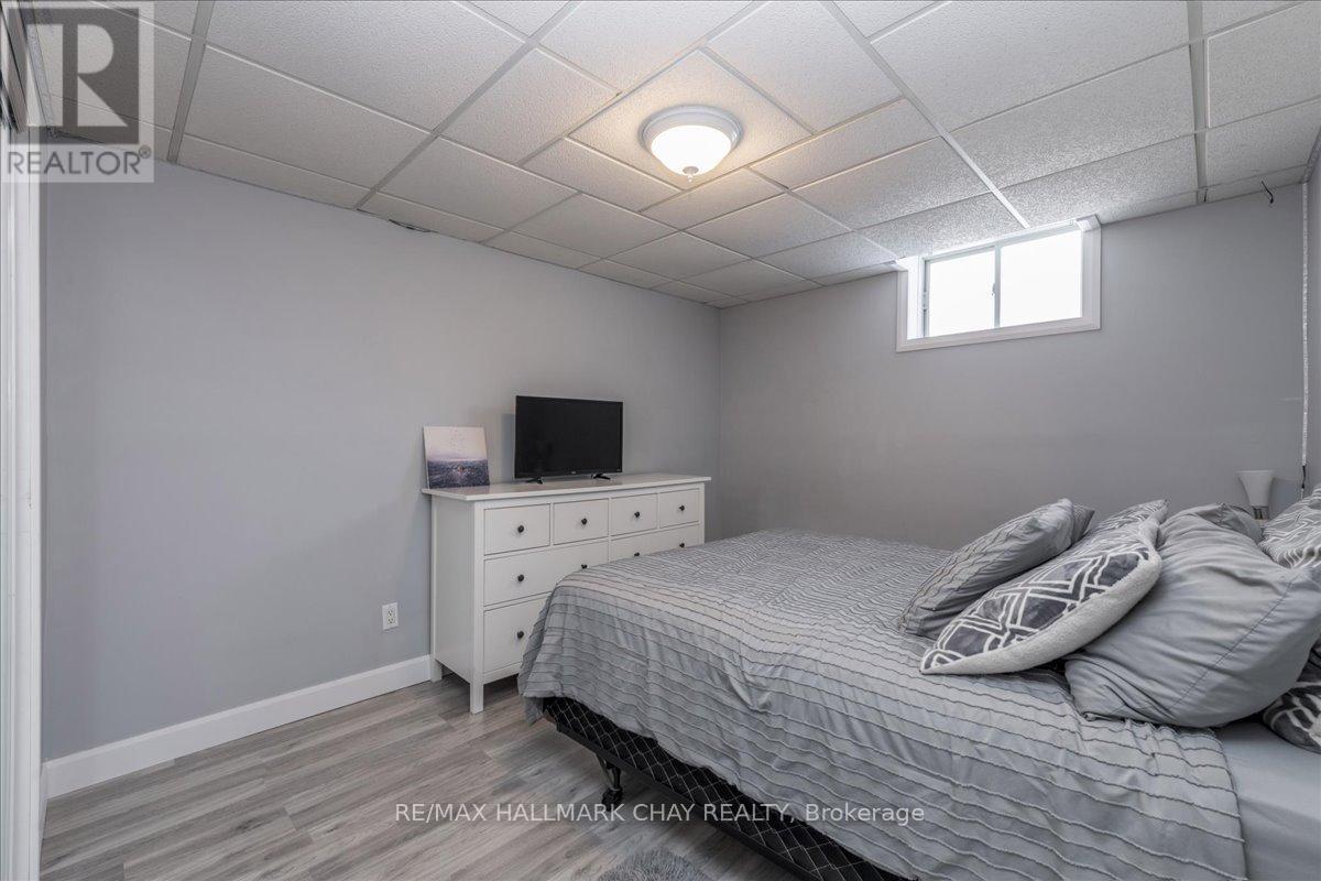1103 Belle Aire Beach Road, Innisfil, Ontario  L0L 1C0 - Photo 16 - N12908644