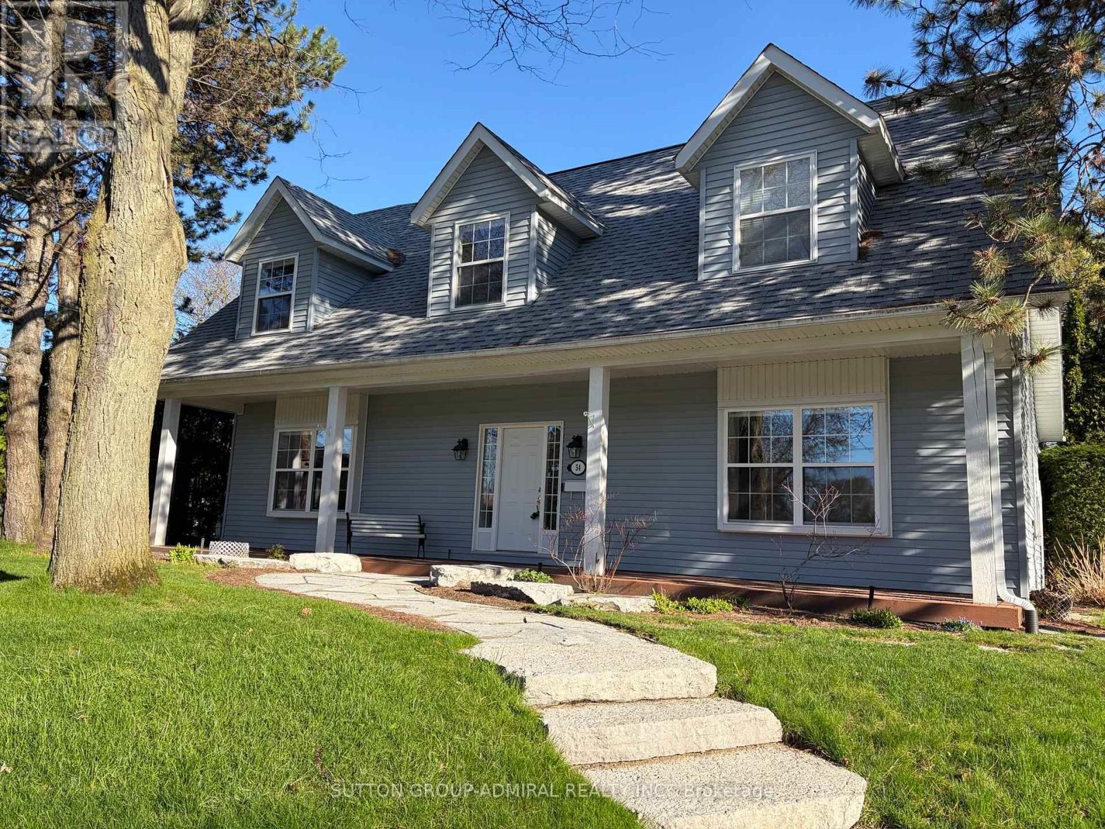54 STARLIGHT CRESCENT, Richmond Hill, Ontario