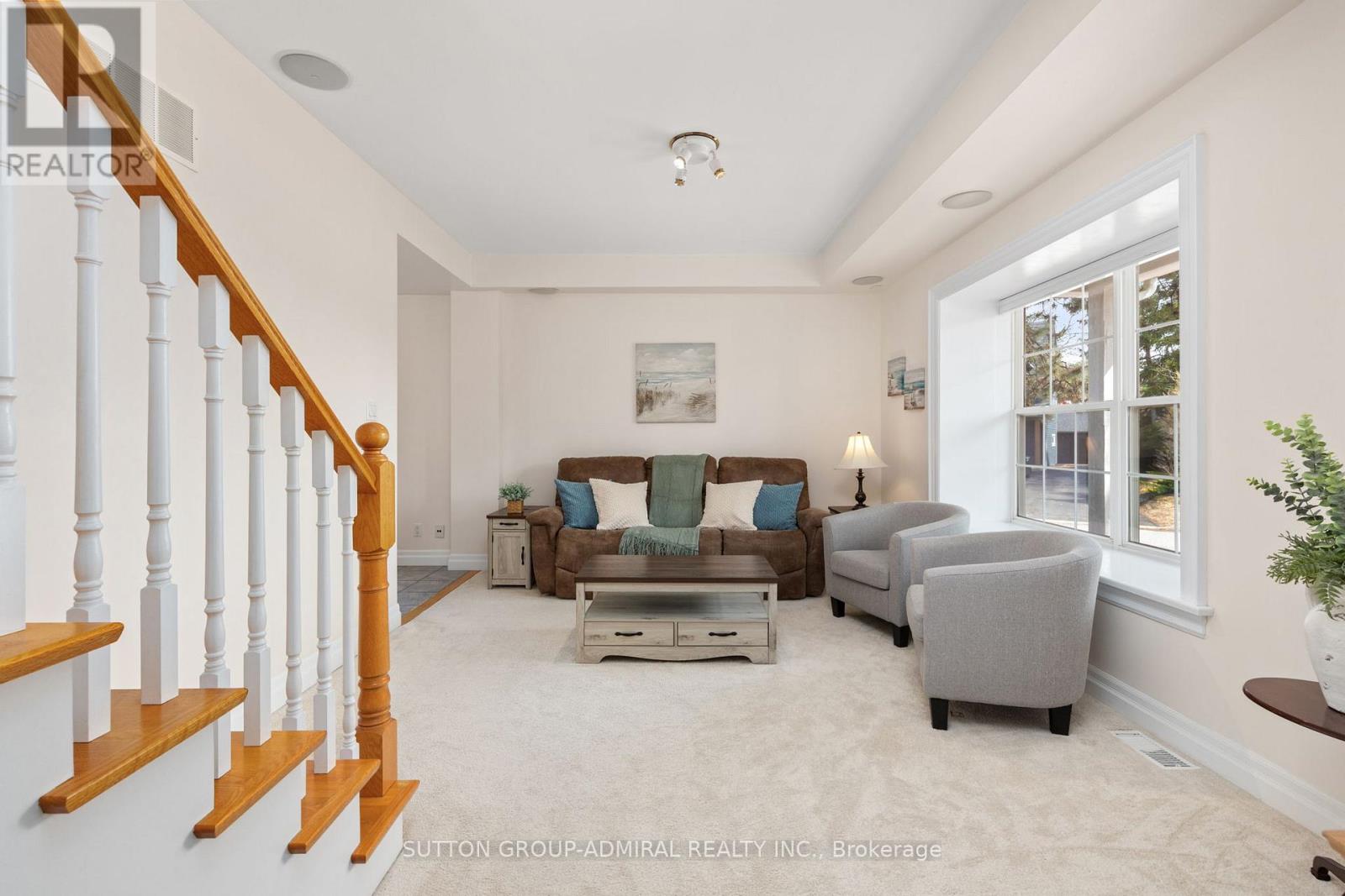 54 Starlight Crescent, Richmond Hill, Ontario  L4C 4X5 - Photo 19 - N12962792