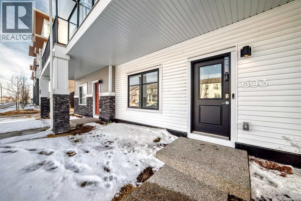 693 Savanna Boulevard NE, Calgary, Alberta  T3J 2L8 - Photo 2 - A2290671