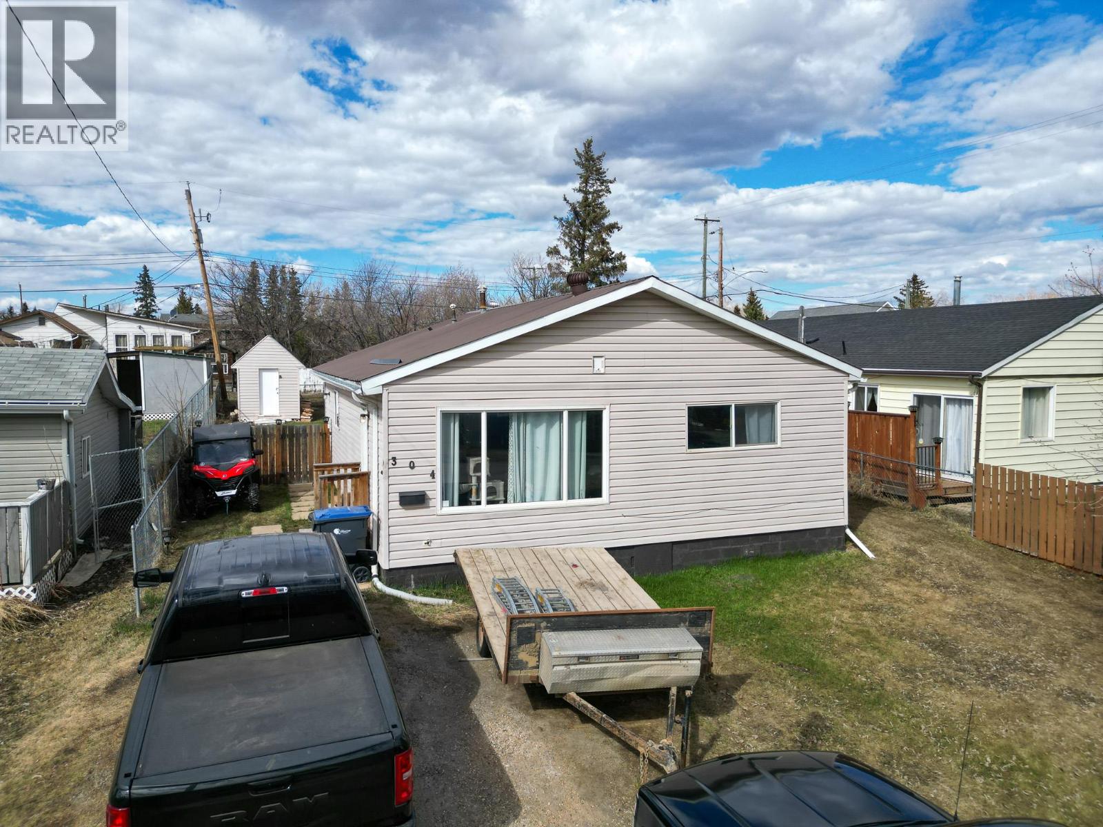 304 100a Avenue, Dawson Creek, British Columbia  V1G 1X4 - Photo 1 - 10368880