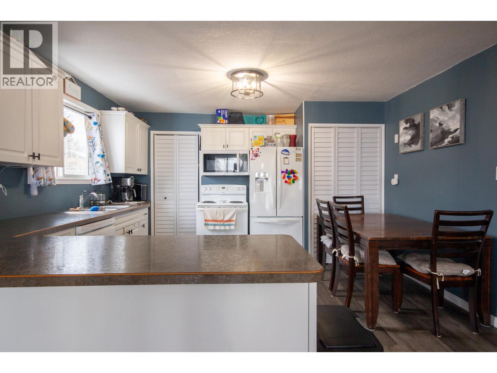 304 100a Avenue, Dawson Creek, British Columbia  V1G 1X4 - Photo 5 - 10368880