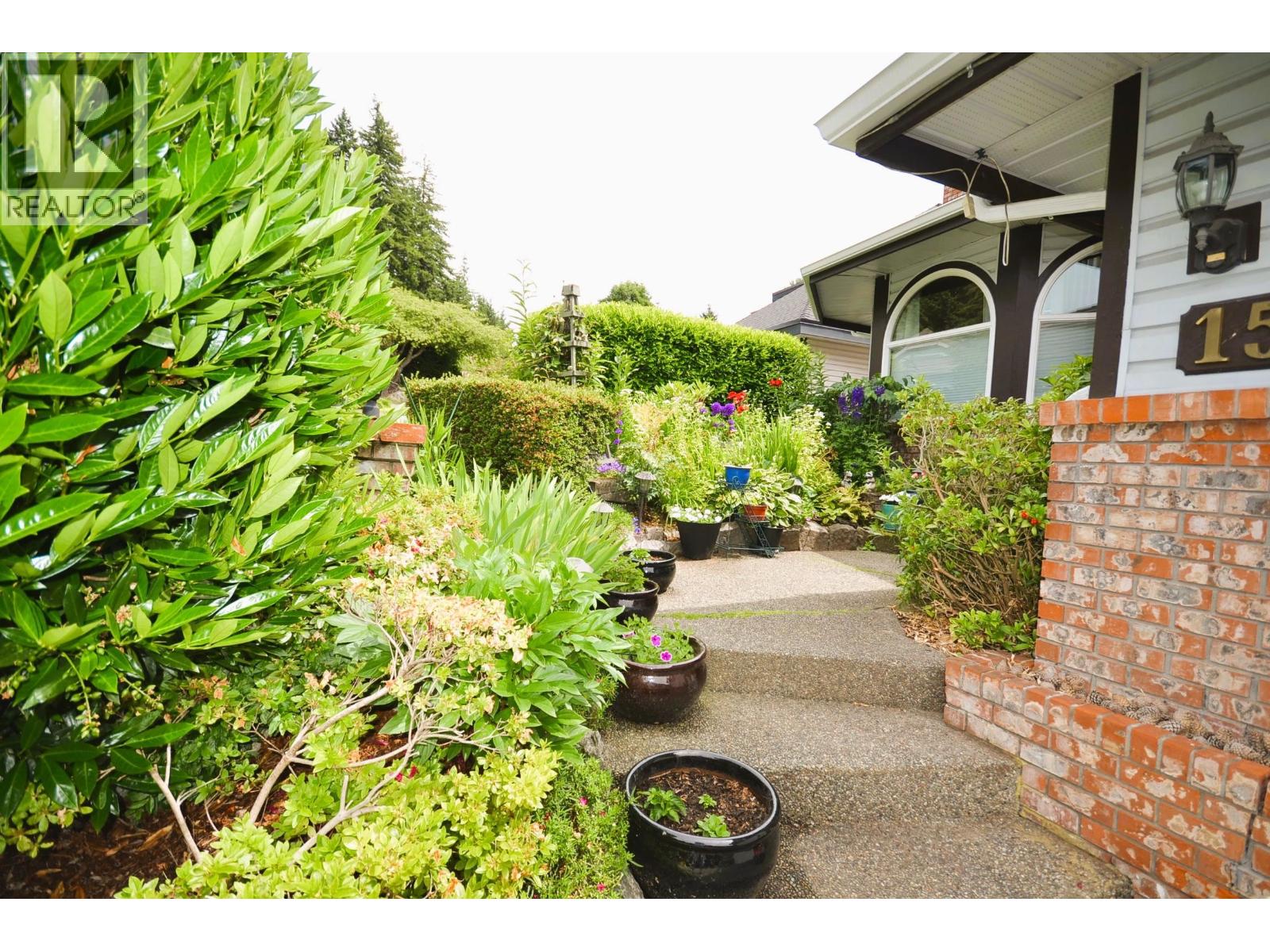 15 Parkwood Place, Port Moody, British Columbia  V3H 4K7 - Photo 2 - R3016534