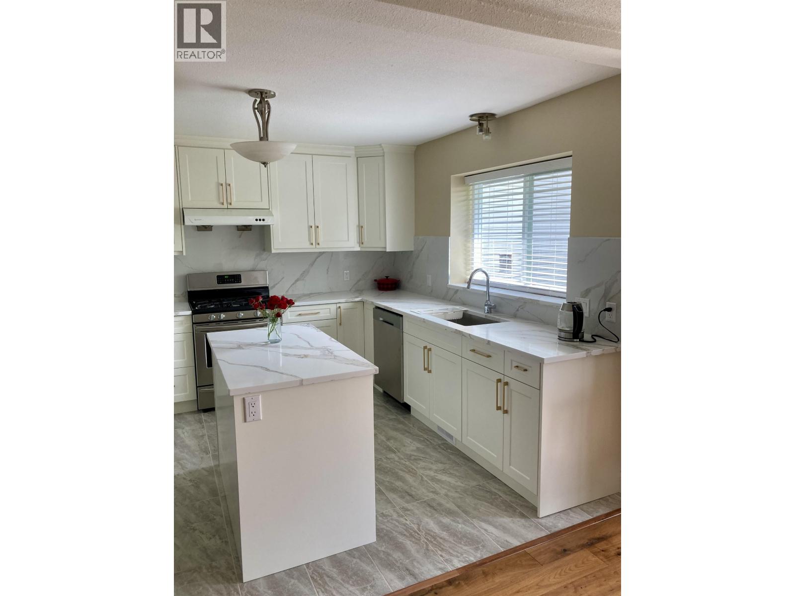 15 Parkwood Place, Port Moody, British Columbia  V3H 4K7 - Photo 8 - R3016534