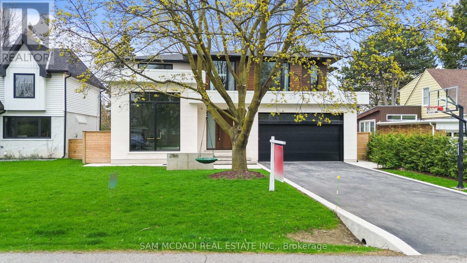 2186 Harcourt Crescent, Mississauga, Ontario  L4Y 1W1 - Photo 2 - W12851210