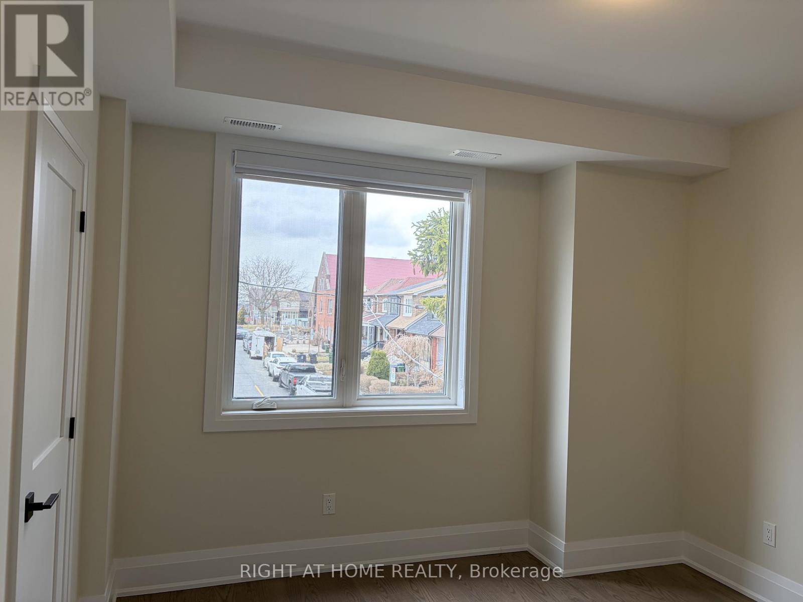 Apt 2 - 225 Mcroberts Avenue, Toronto, Ontario  M6E 4P3 - Photo 4 - W12985136