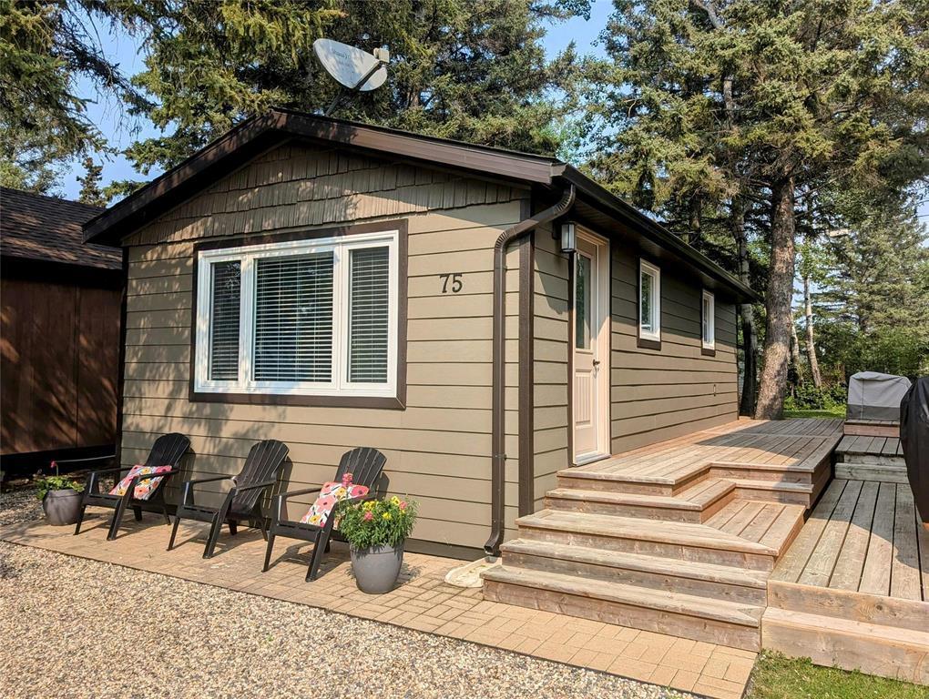 75 Fourth Street S, Clear Lake, Manitoba  R0J 2H0 - Photo 1 - 202609145