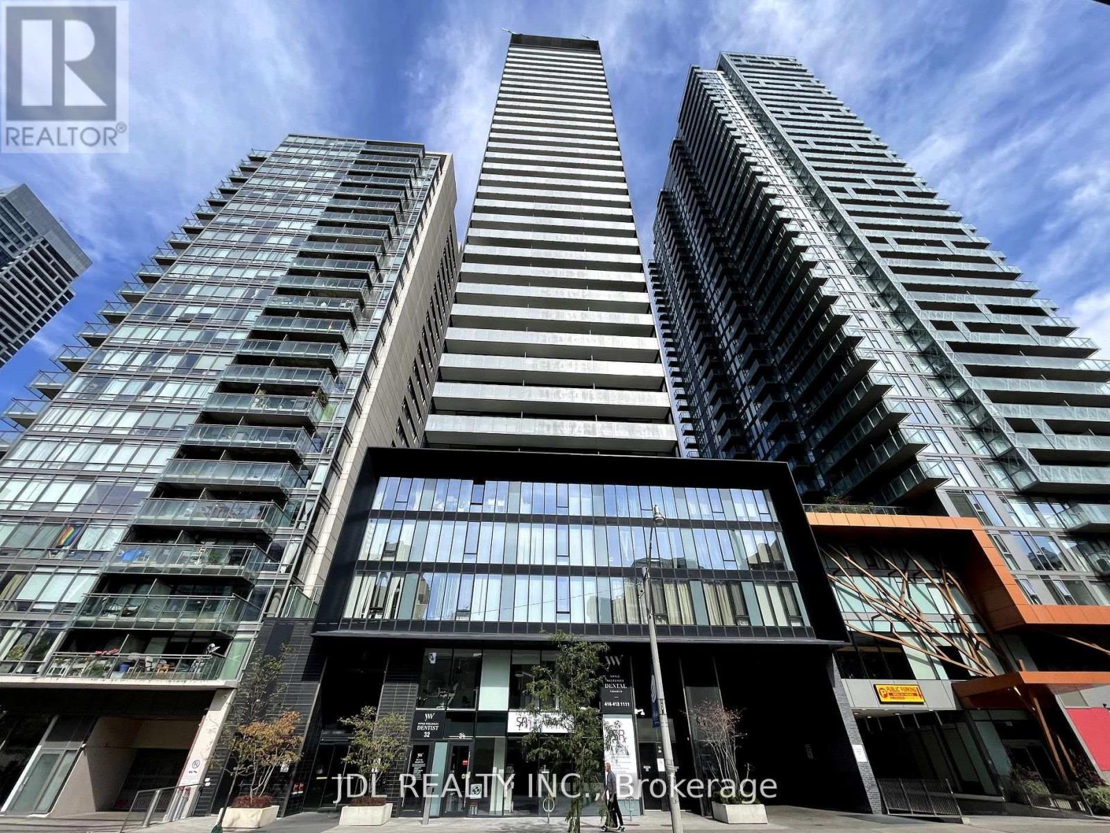 2102 - 28 WELLESLEY STREET E, Toronto, Ontario