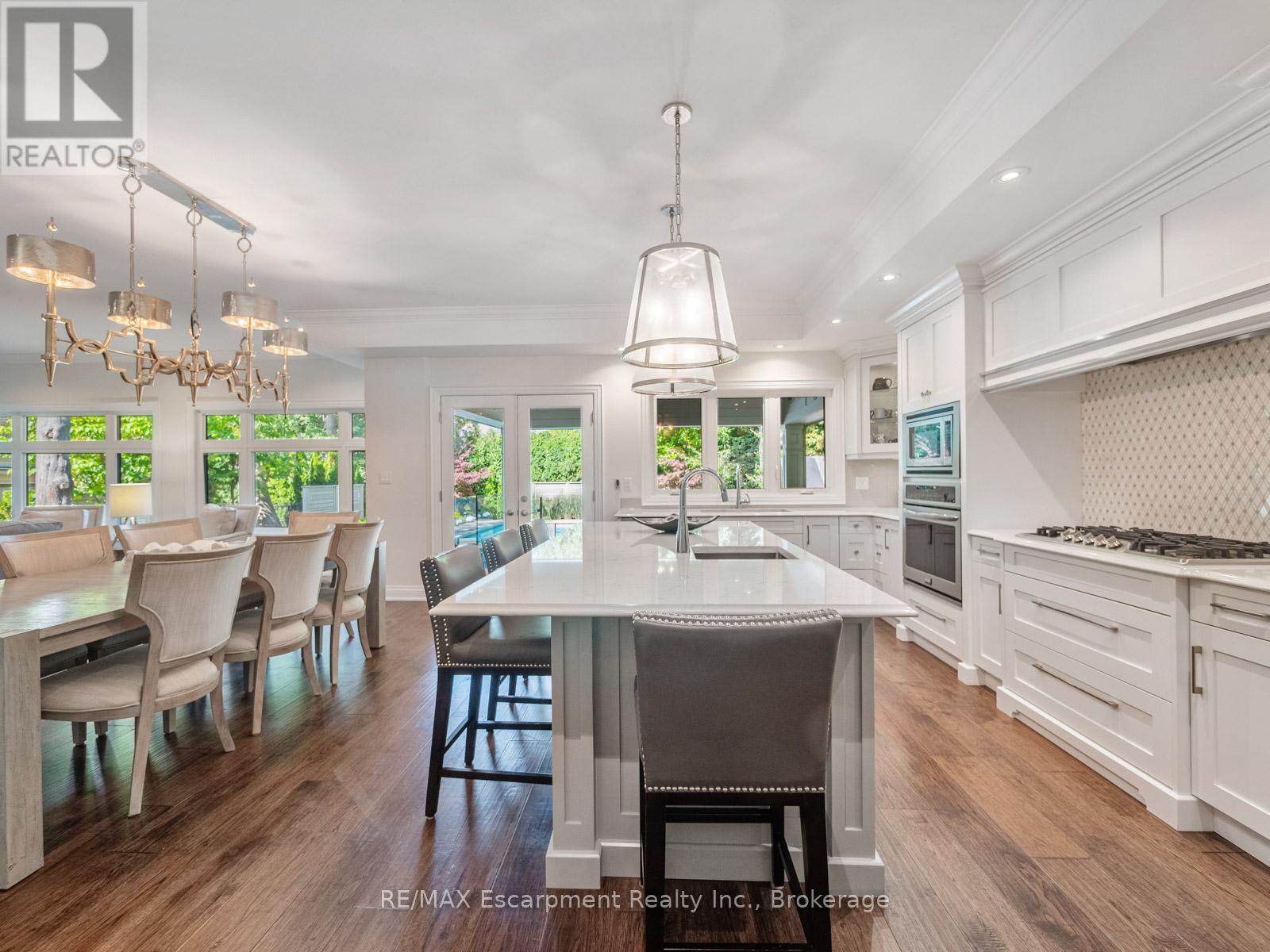 3087 Lakeshore Road, Burlington, Ontario  L7N 1A3 - Photo 10 - W12986602