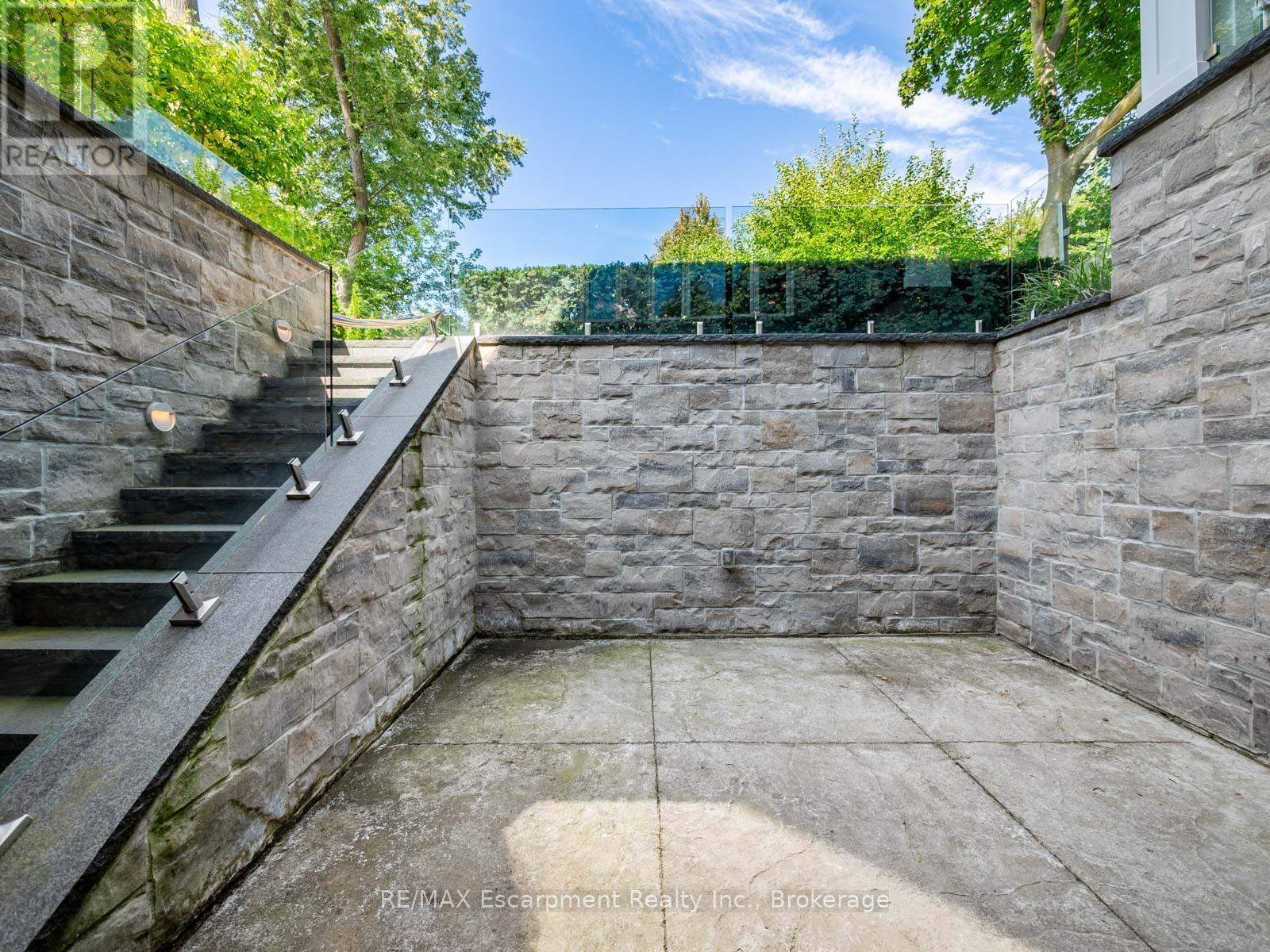 3087 Lakeshore Road, Burlington, Ontario  L7N 1A3 - Photo 38 - W12986602
