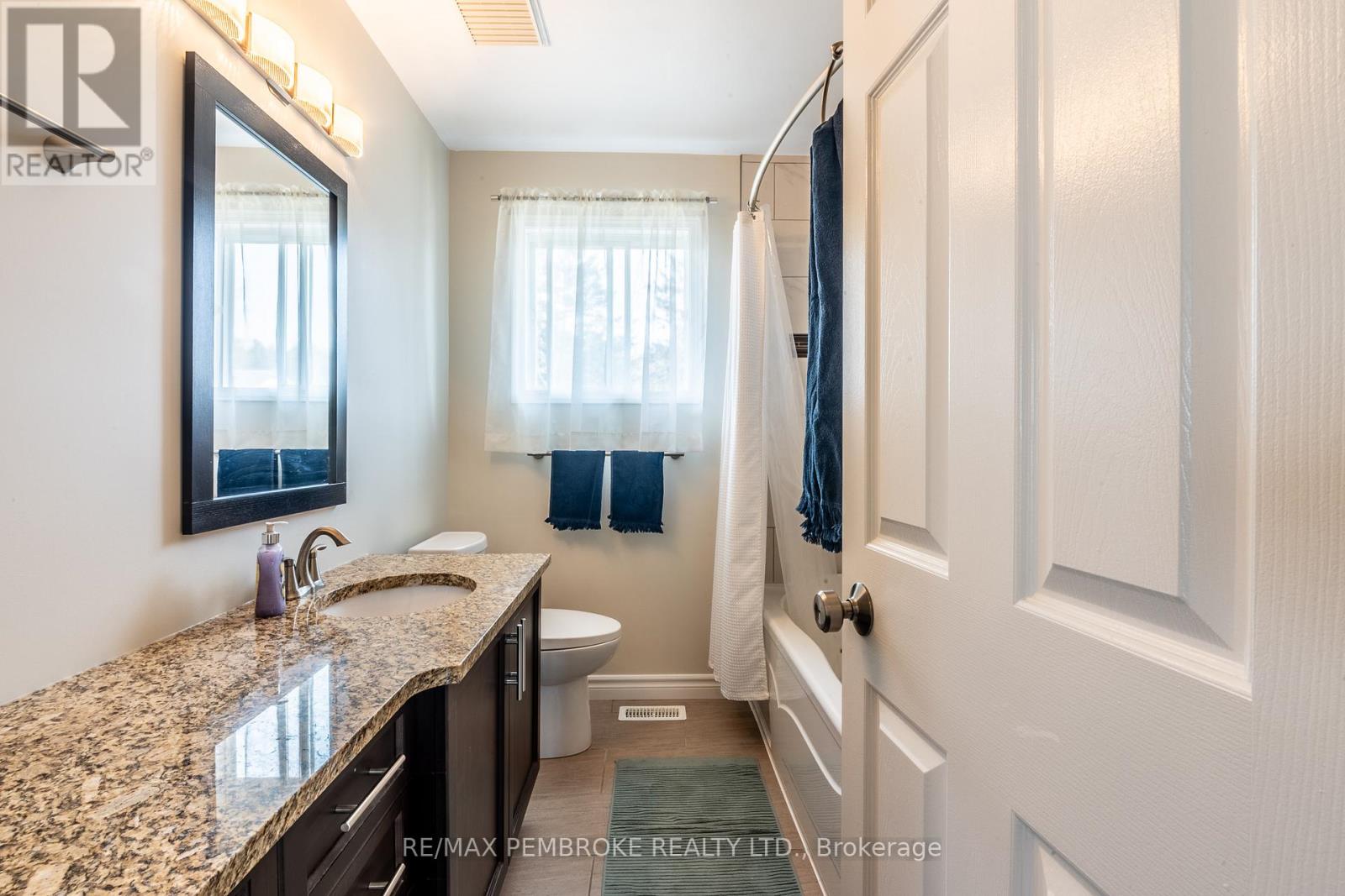 5 Edward Street, Petawawa, Ontario  K8H 2P2 - Photo 24 - X13076052