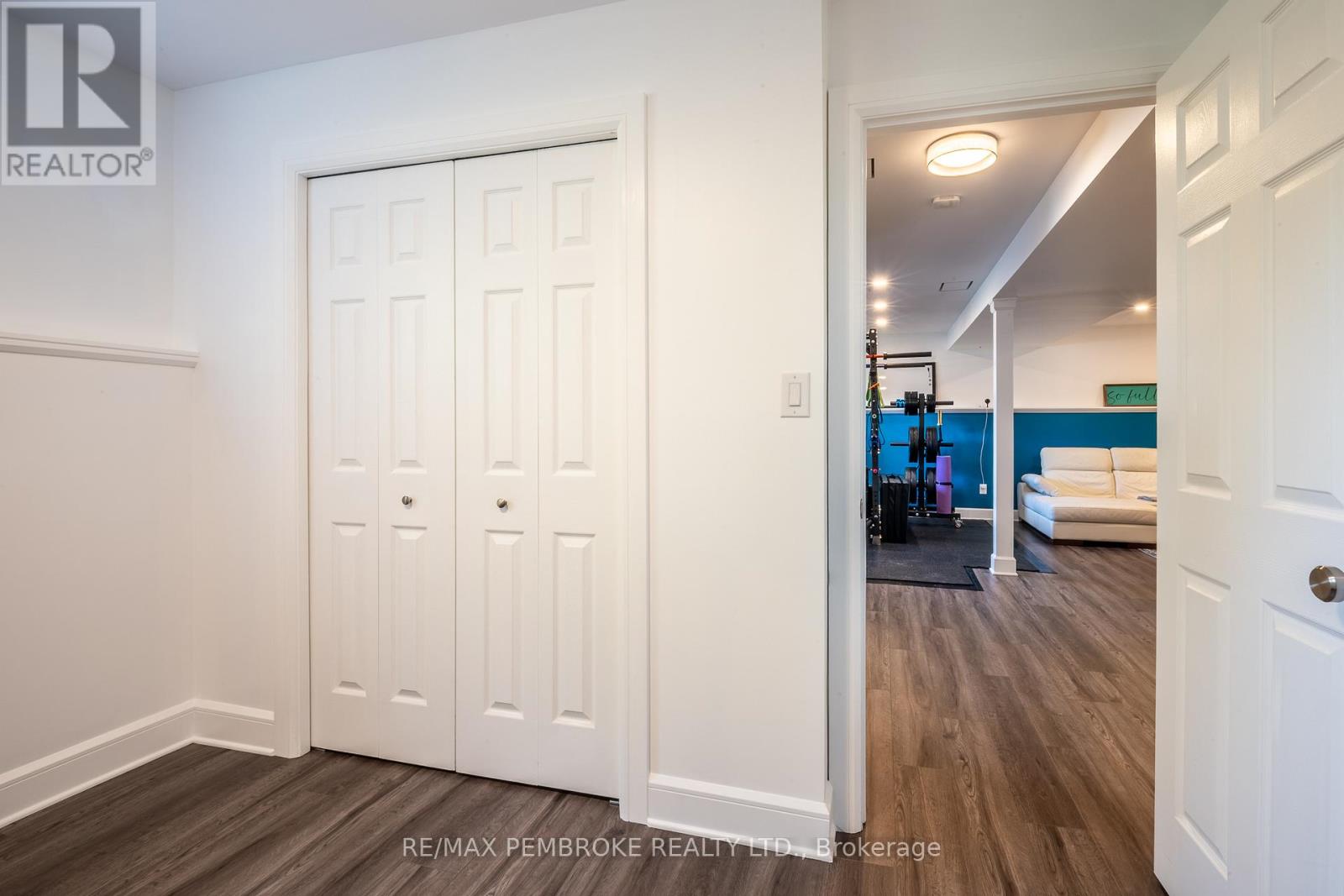 5 Edward Street, Petawawa, Ontario  K8H 2P2 - Photo 37 - X13076052